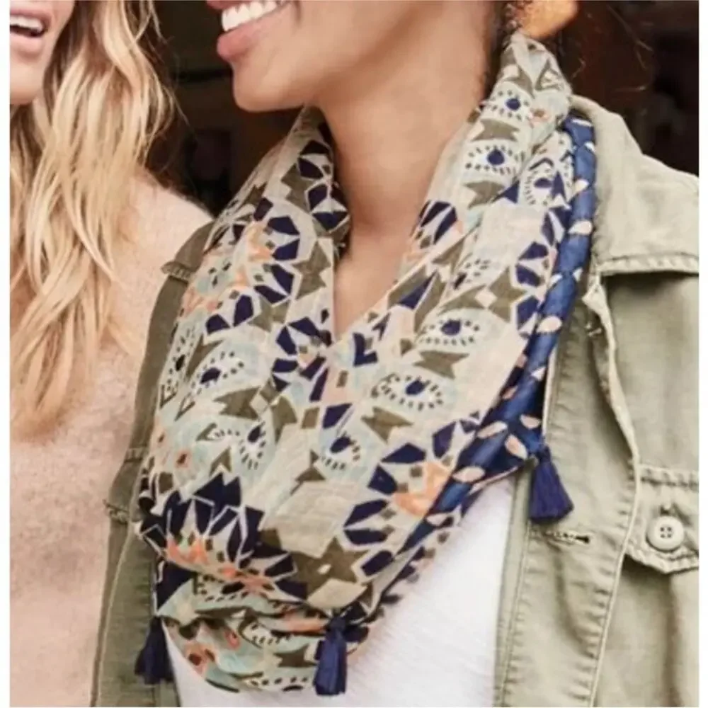Stella & Dot Reversible Lightweight Mosaic Infinity Tassel Scarf, EUC, One Size